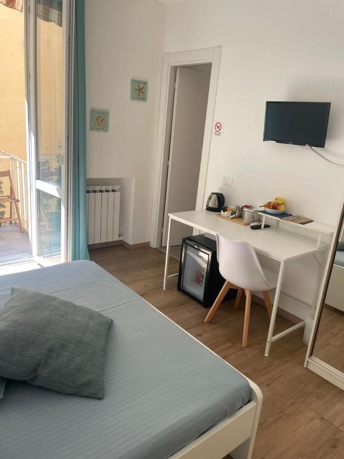 Colombo 32 Affittacamere La Spezia Exteriör bild